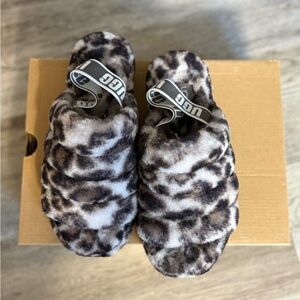 UGG Women's Slippers in Black and Gray